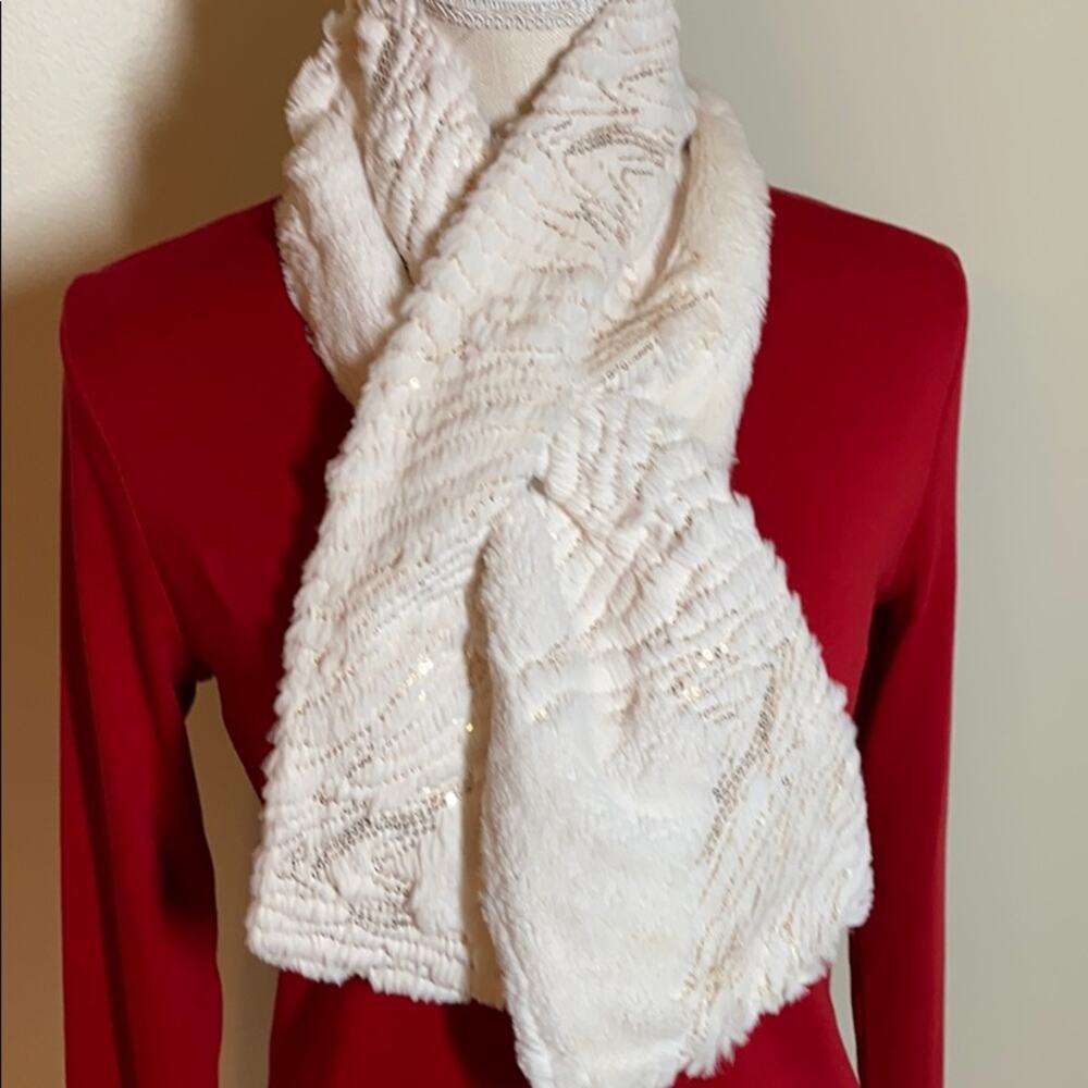 Stunning scarf